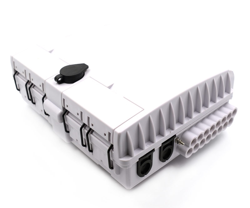 16 Adapter Slot 24 Splice Termination Box 18 Ports